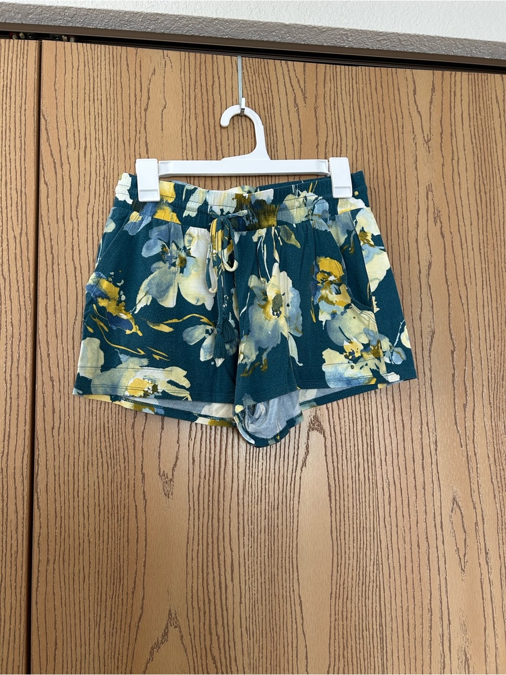 Floral Drawstring Women’s Shorts - Teal Floral